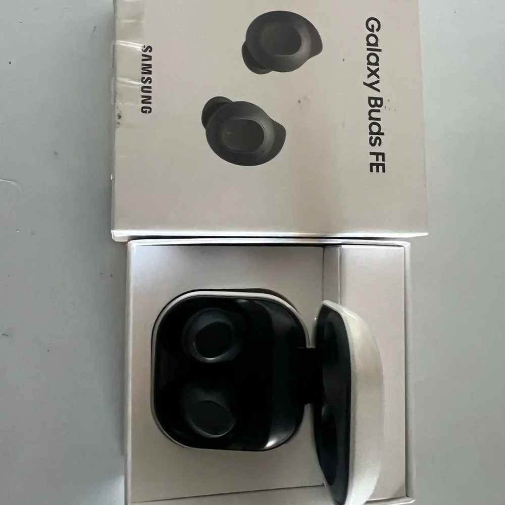 Samsung Galaxy Buds FE - Black New Open the Box